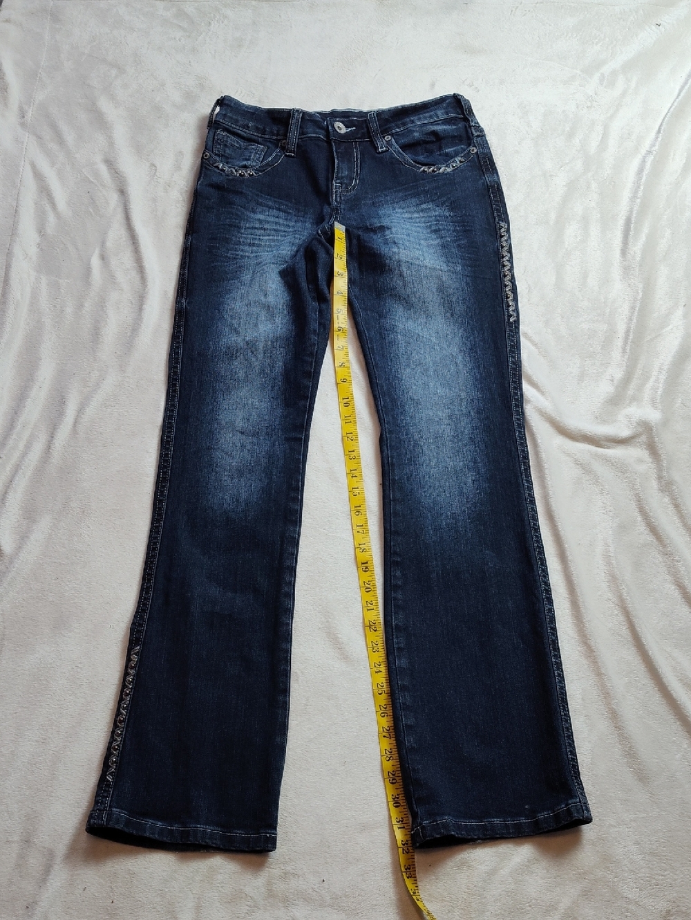 Cowgirl Tuff Co Legend Women's Denim Blue Jeans Size 27x33 Barbed Wire - Picture 4 of 16